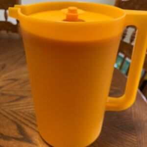 NEW Tupperware Gallon Pitcher
